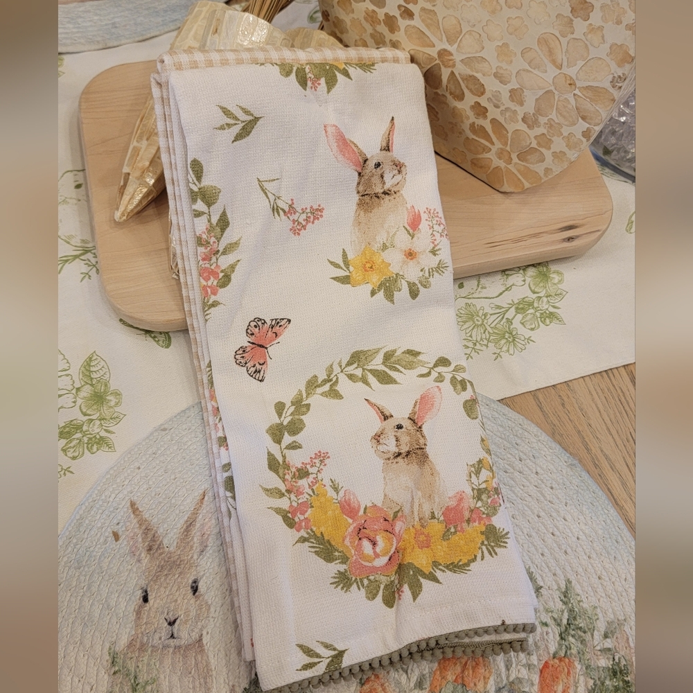 CYNTHIA ROWLEY FLORAL BUNNY KITCHEN TOWELS - Picture 2 of 5